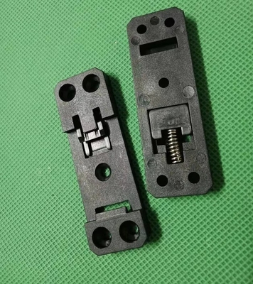 25mmの幅の35mmの喧騒の柵のホールダーRB-235のプラスチック ナイロン喧騒の柵の土台クリップ台紙
