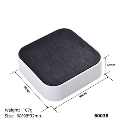 ブラッシュした仕上げ 表面 98*98*32mm スマートWiFiコントローラ 電子機器用のデスクトップ用プラスチックケース